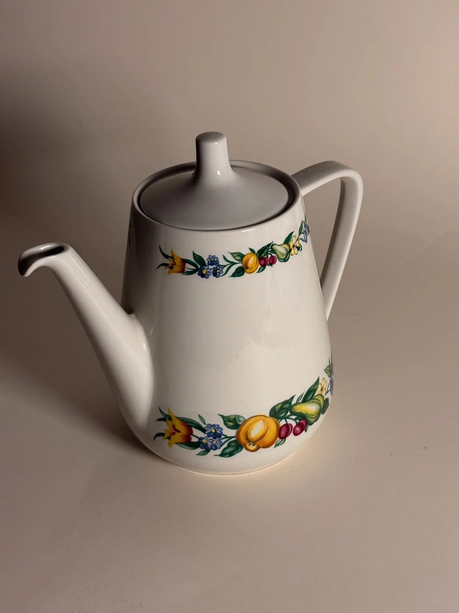Villeroy & Boch fruit garland coffee pot