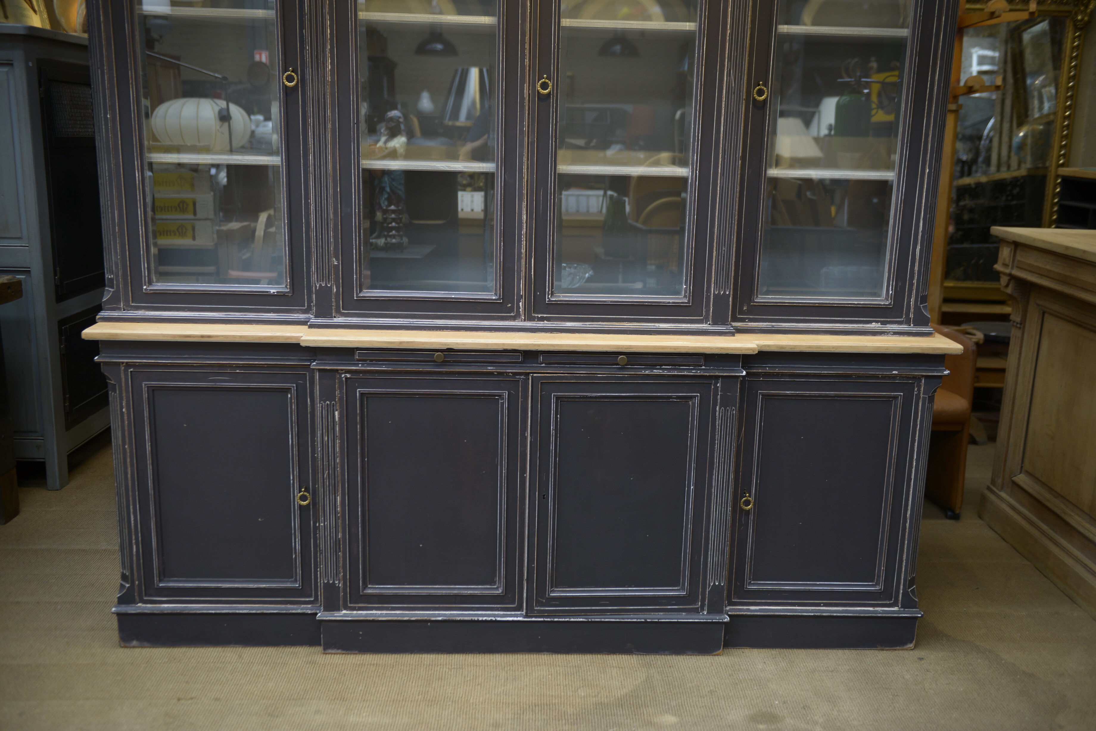 Showcase library patinated black