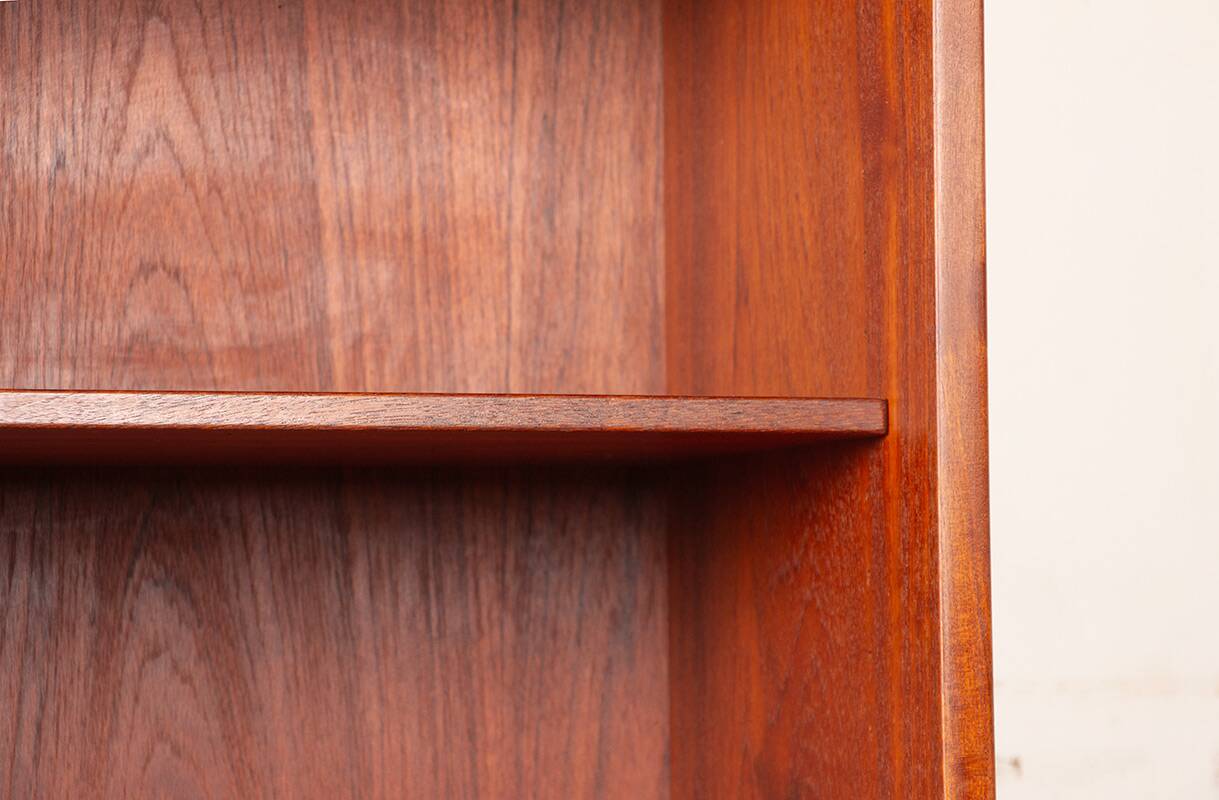 Large Scandinavian teak shelving unit with 6 adjustable shelves by Borge Mogensen