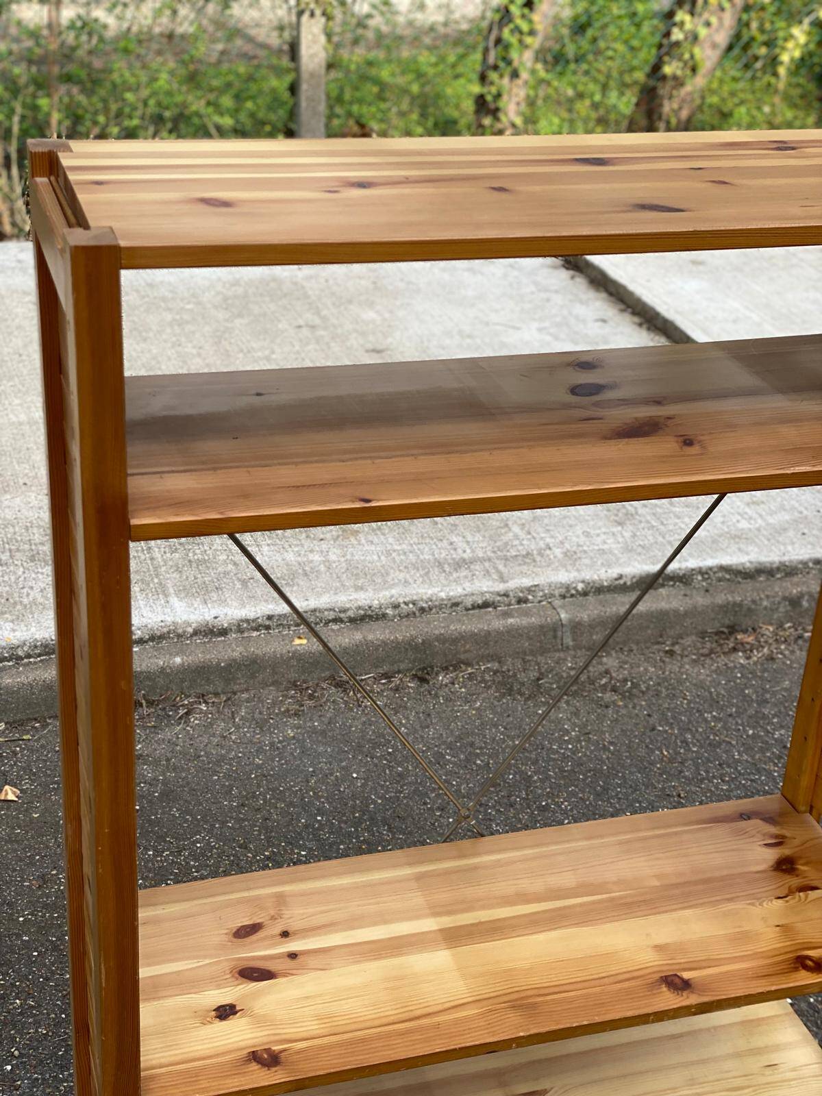 Scandinavian solid pine shelf with 5 levels.