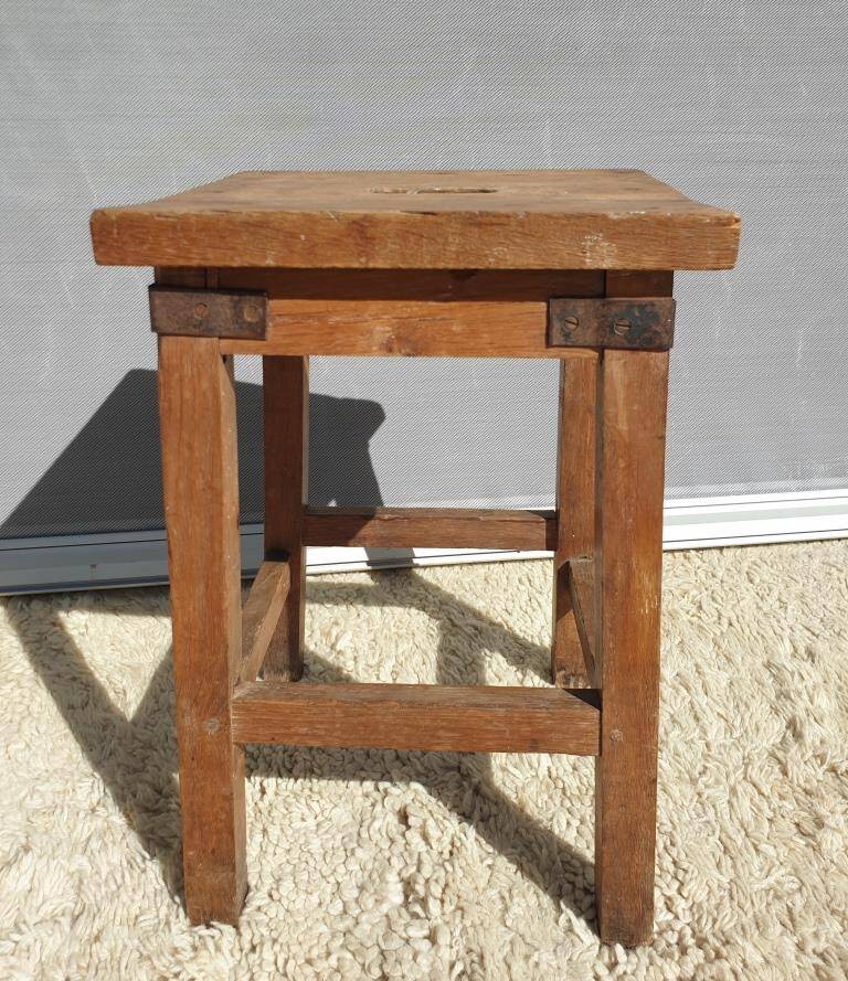 Oak workshop stool with grip
