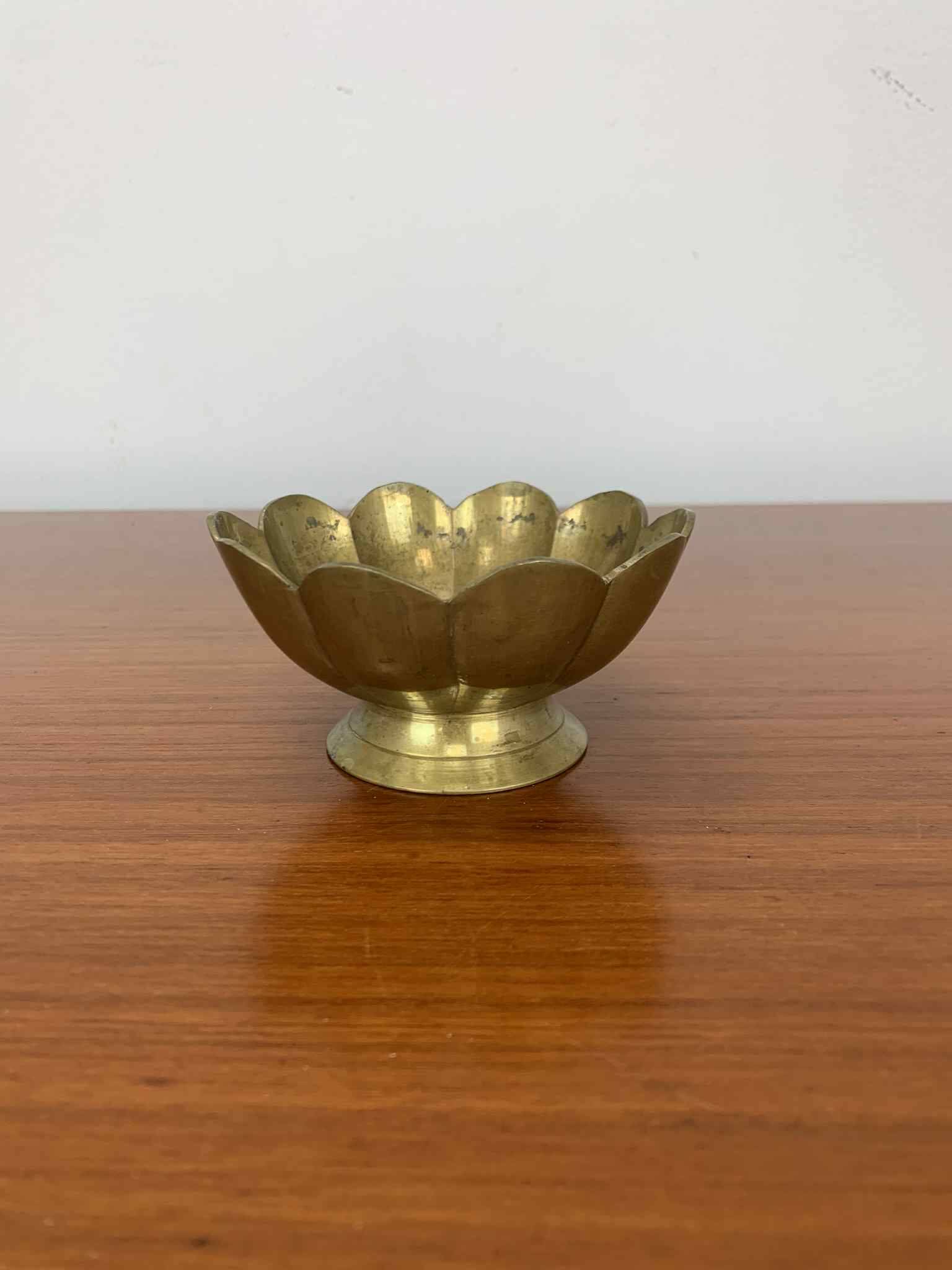 Vintage gold-plated brass flower emptier