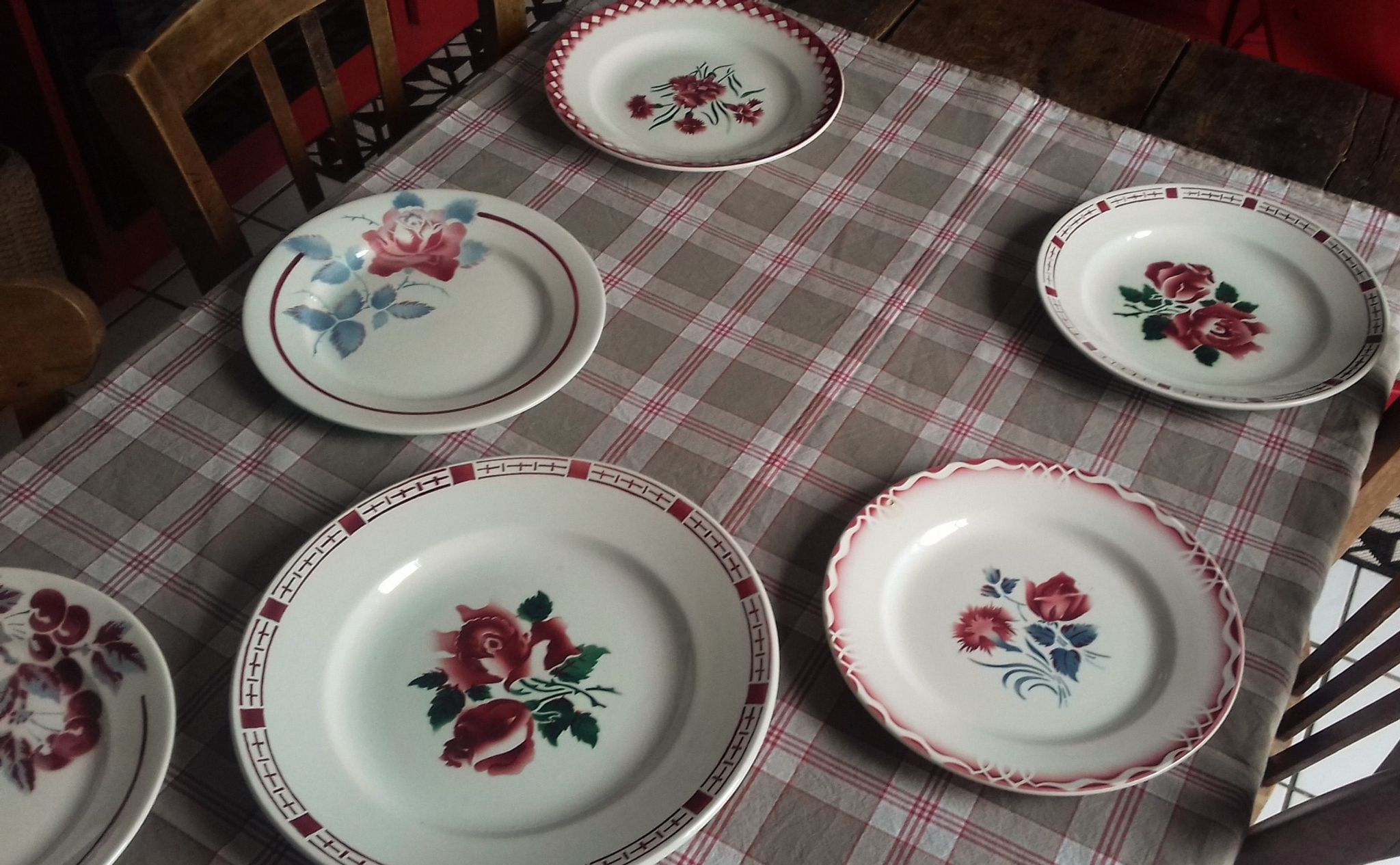 6 flat plates and one plat Badonviller Digoin Sarreguemines