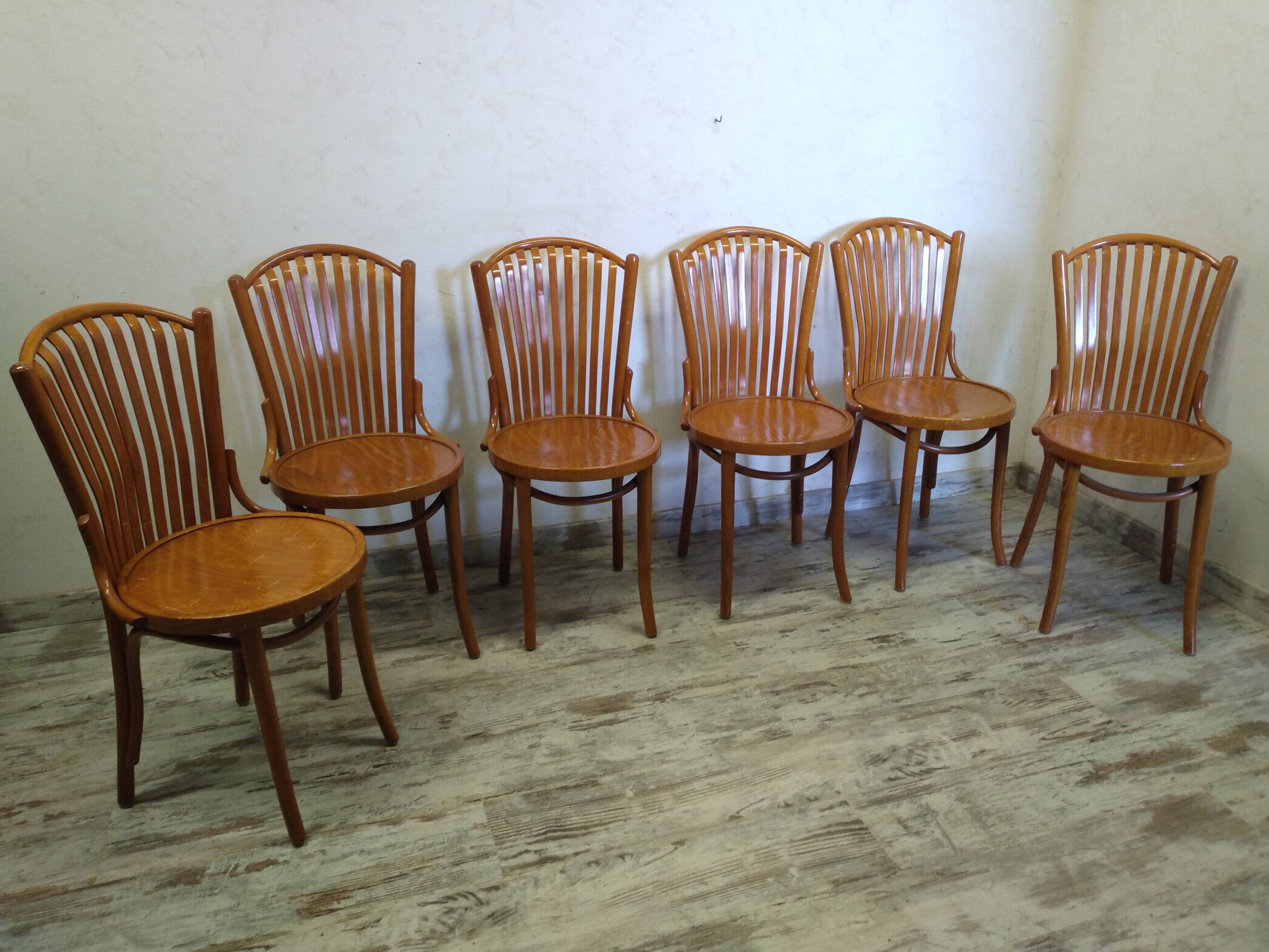 Chaises bistrot vintage