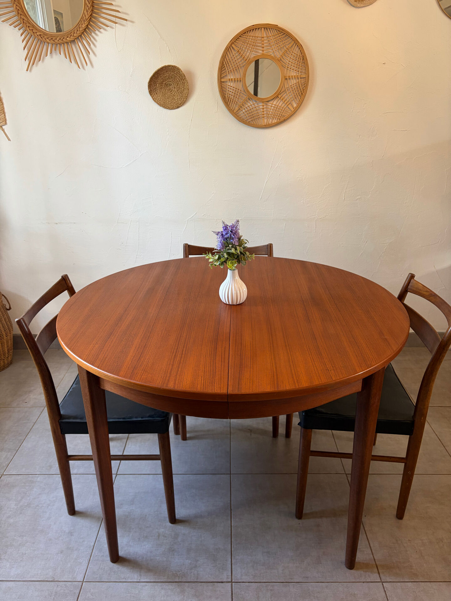 Vintage teak round table NF extendable