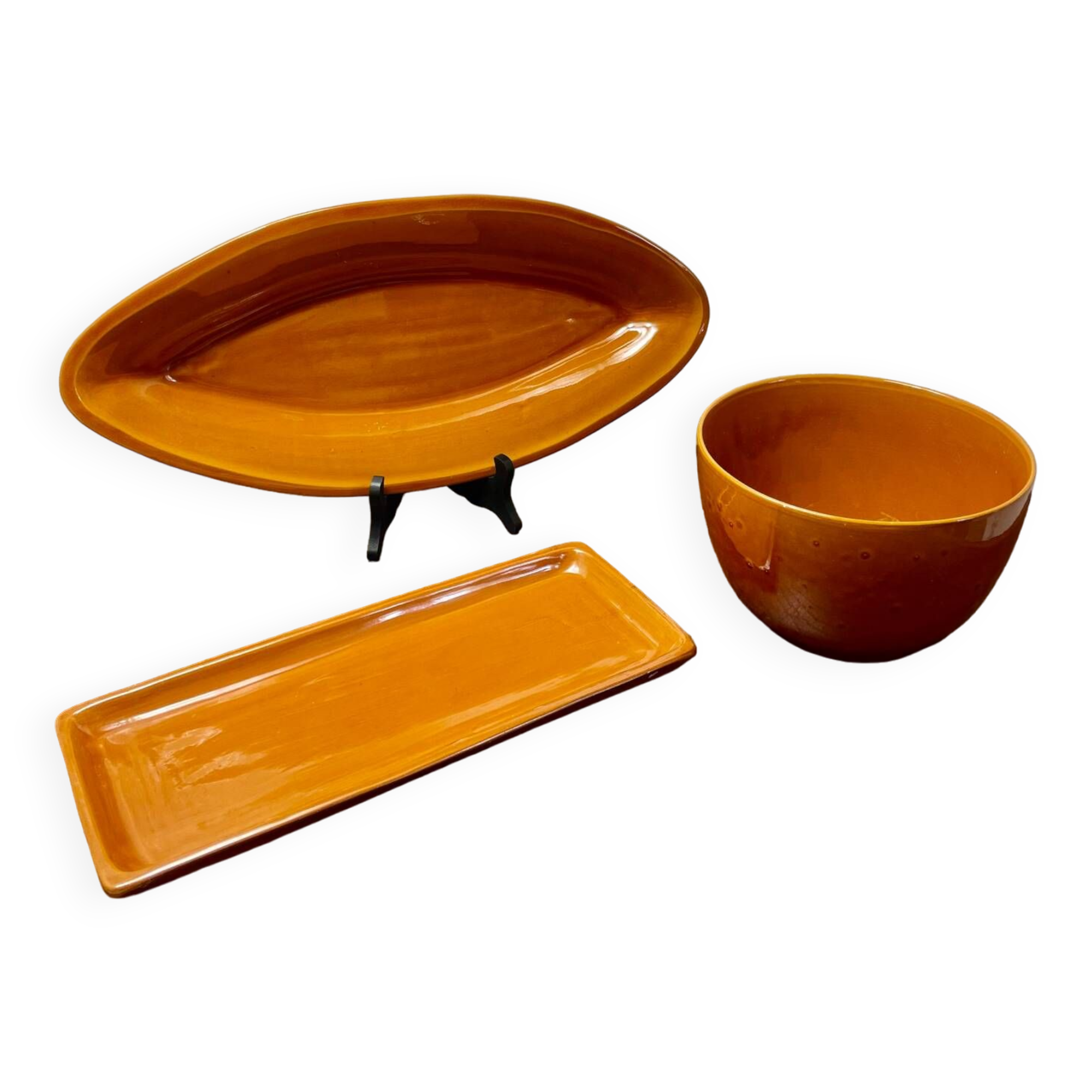 3 glazed ceramic dishes