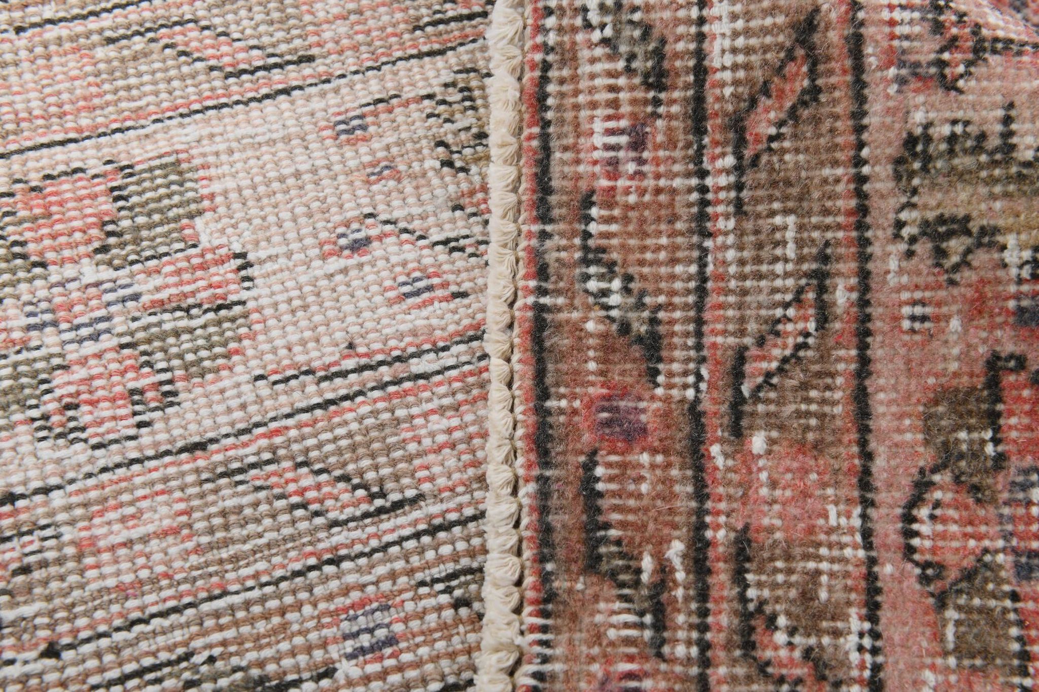 7x11 Pale Red Classic Vintage Rug, 204x335Cm
