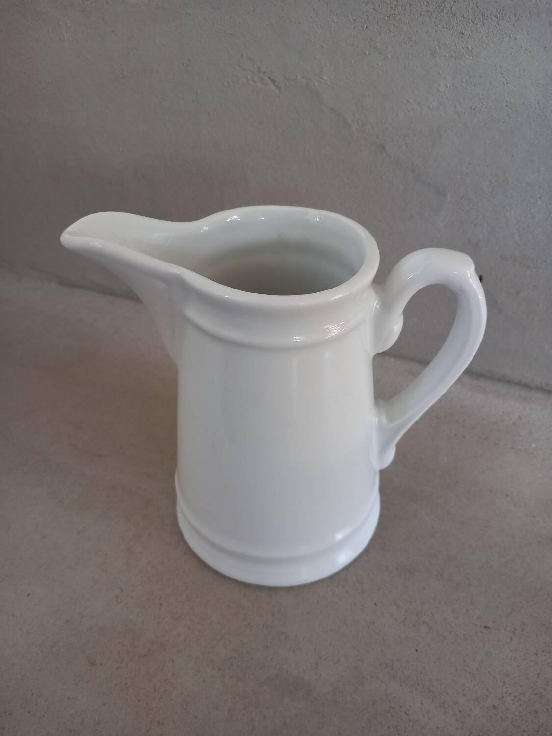 Plain white milk jug / pitcher 300 ml