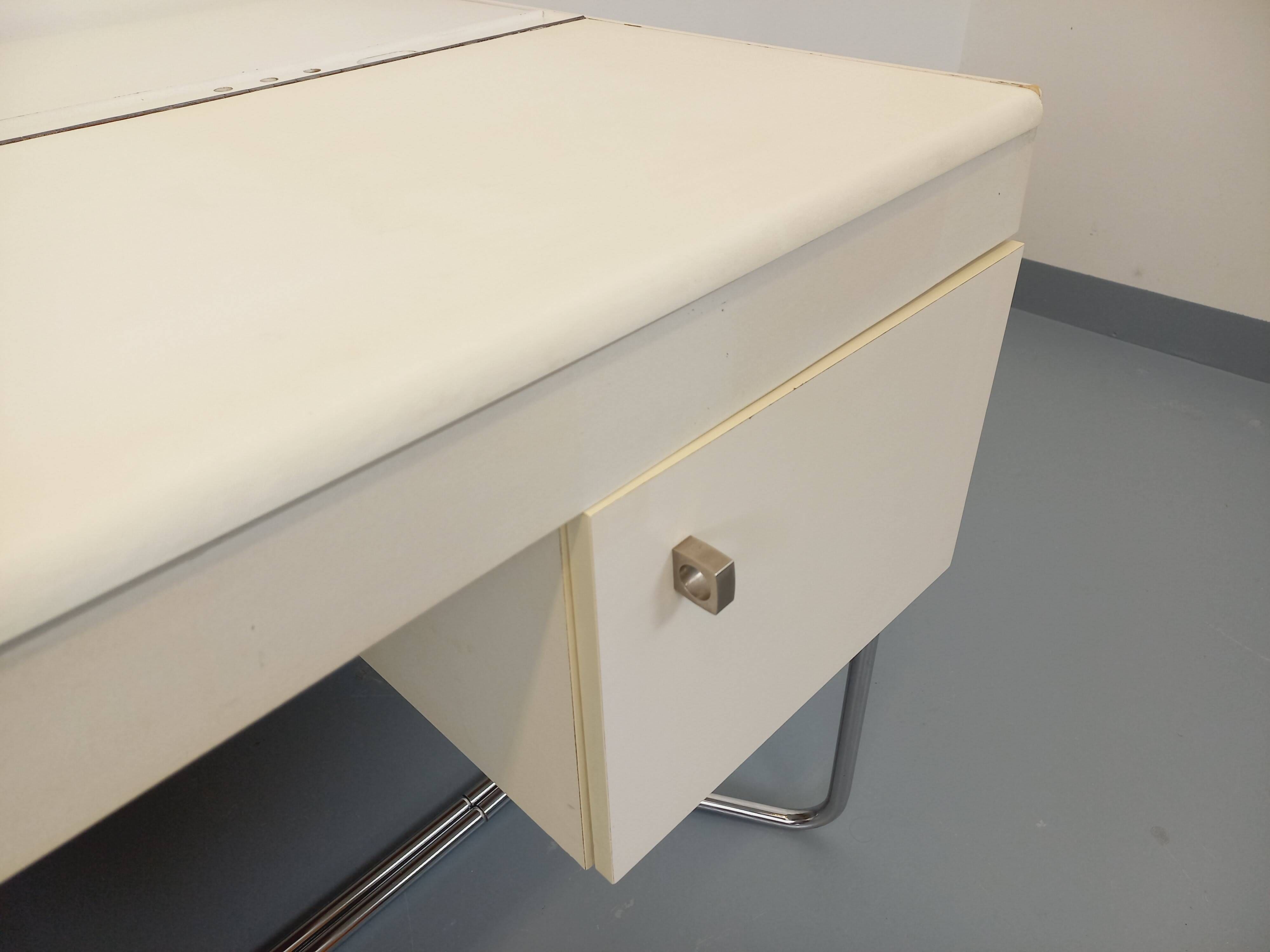 Vintage Bauhaus style desk in melamine and chrome metal from the 1970s.