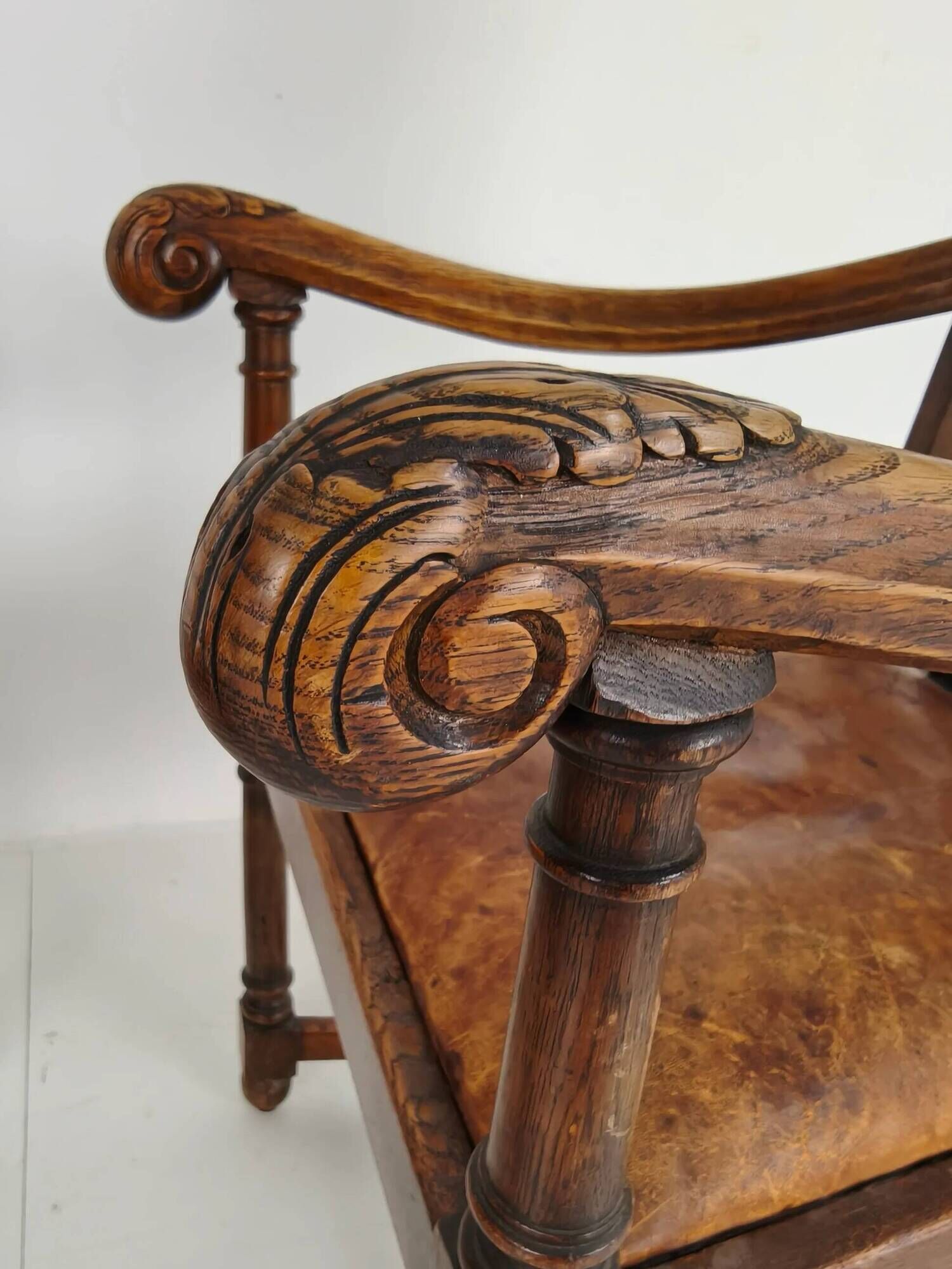 Paire de fauteuils en chêne F. Parker & Son – XIXe siècle anglais