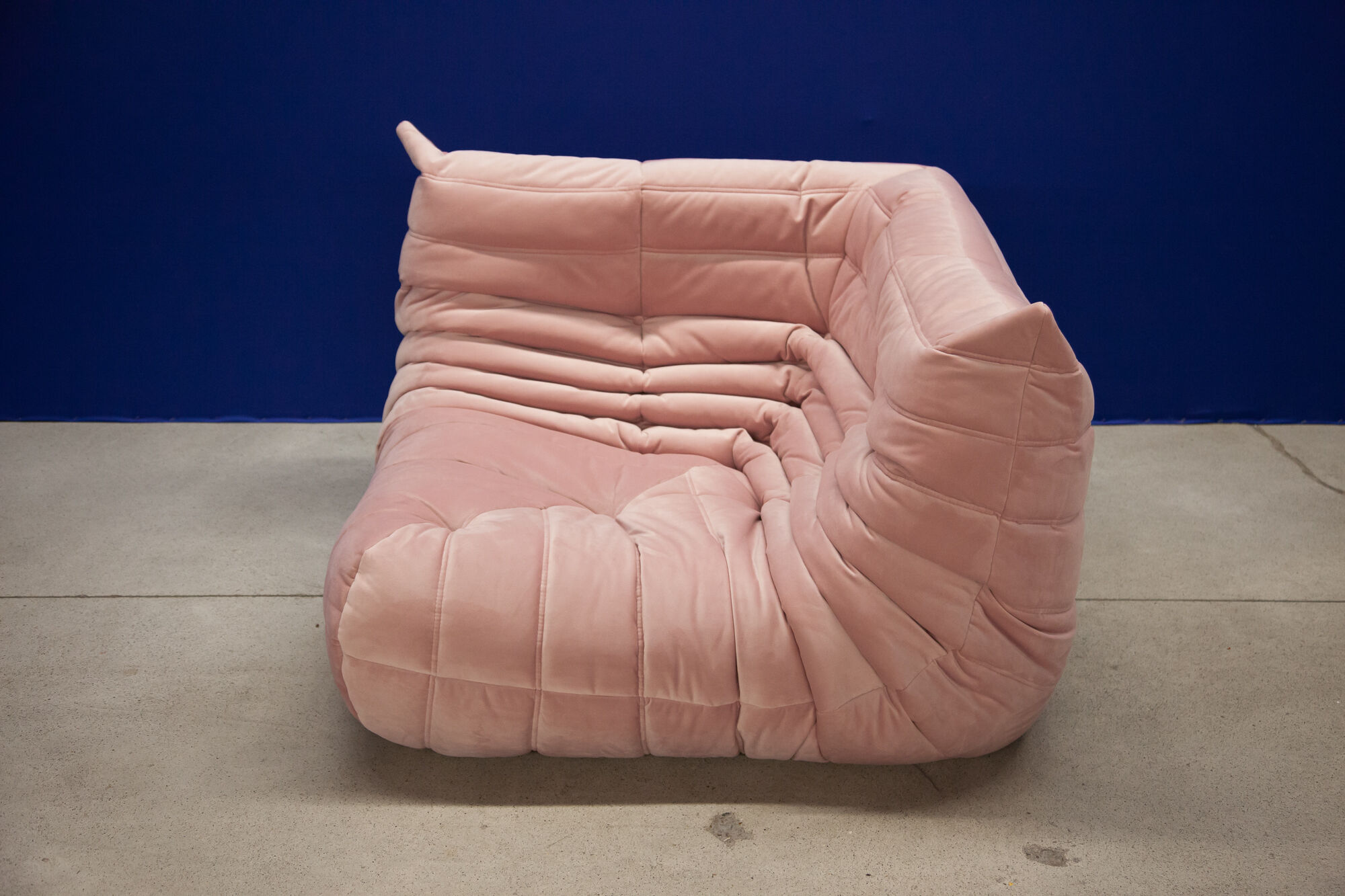 Angle Chair "Togo" model designed by Michel Ducaroy 1973