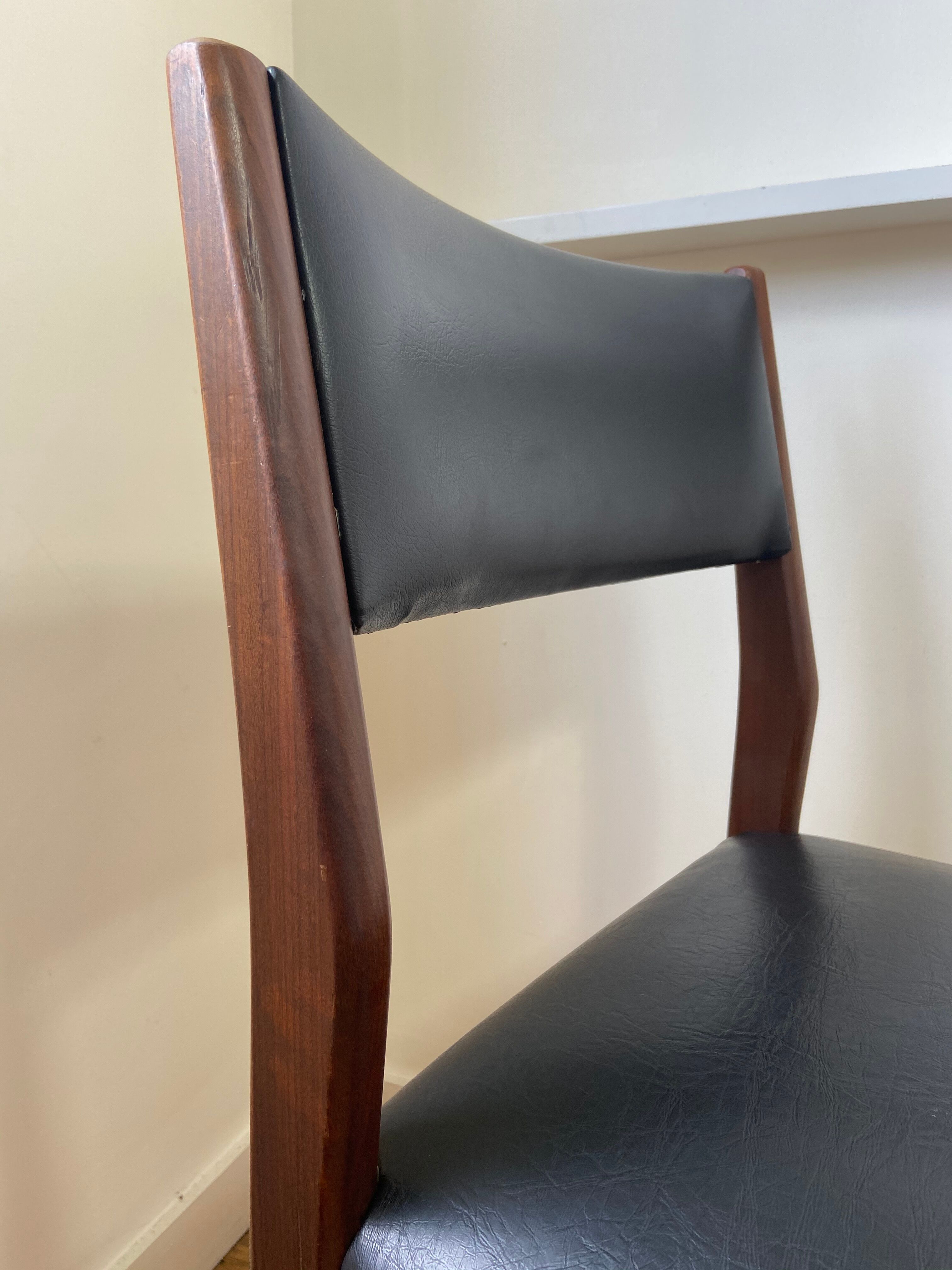Scandinavian chair made of wood and skai