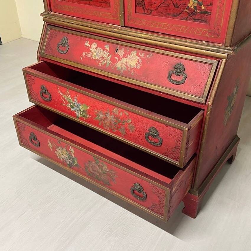 Trumeau with chest of drawers from the mid-20th century in chinoiserie style.