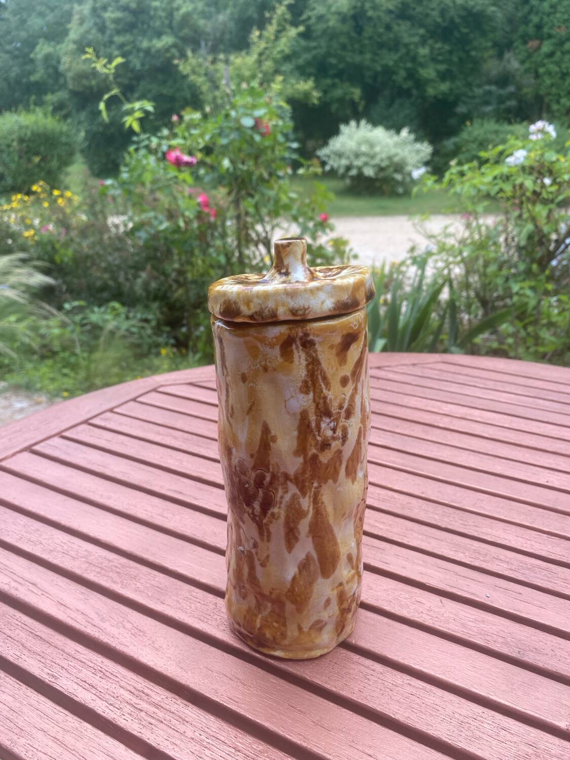 Beautiful ceramic signed Jany: vase or other