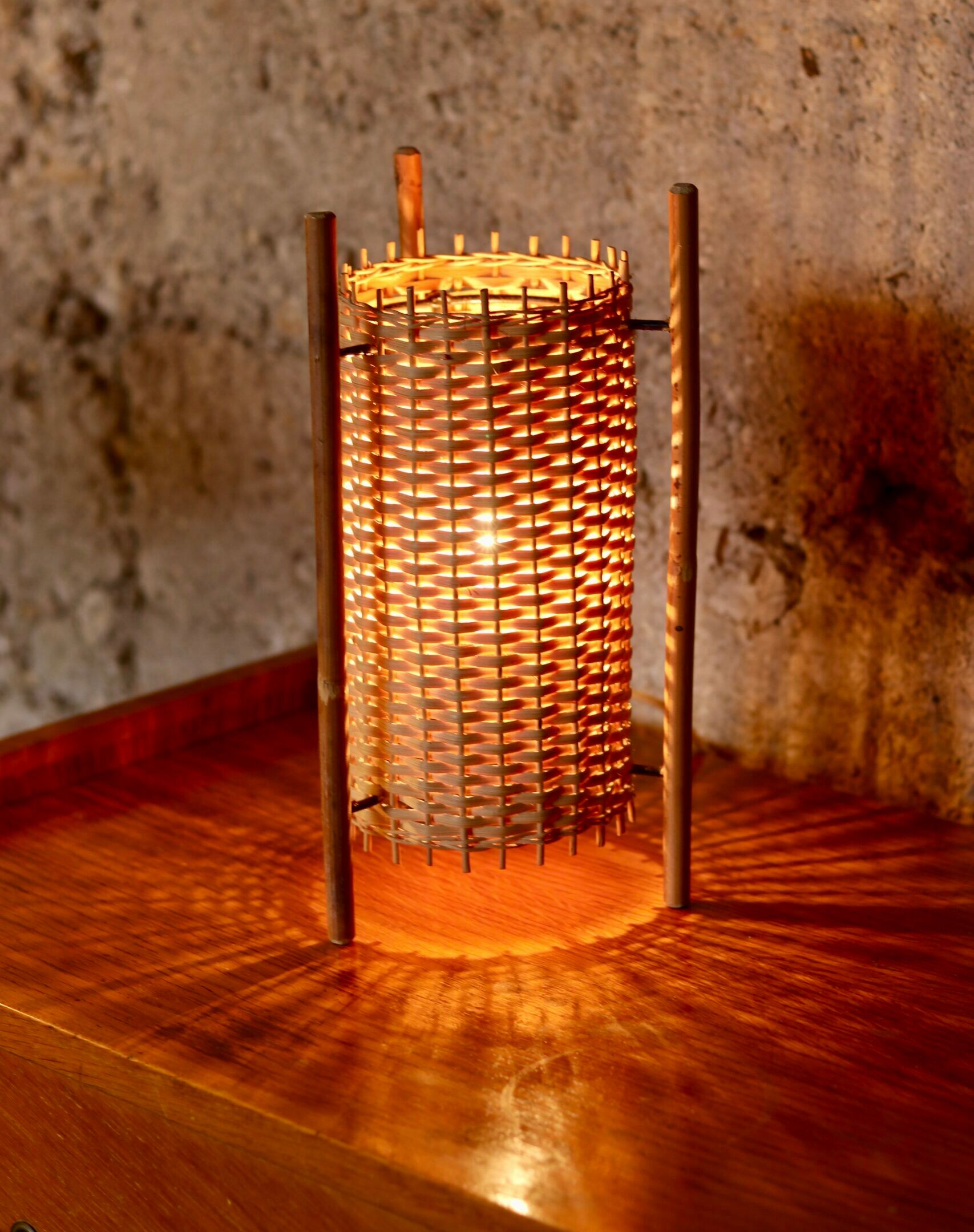 Lampe en rotin tressé des années 60