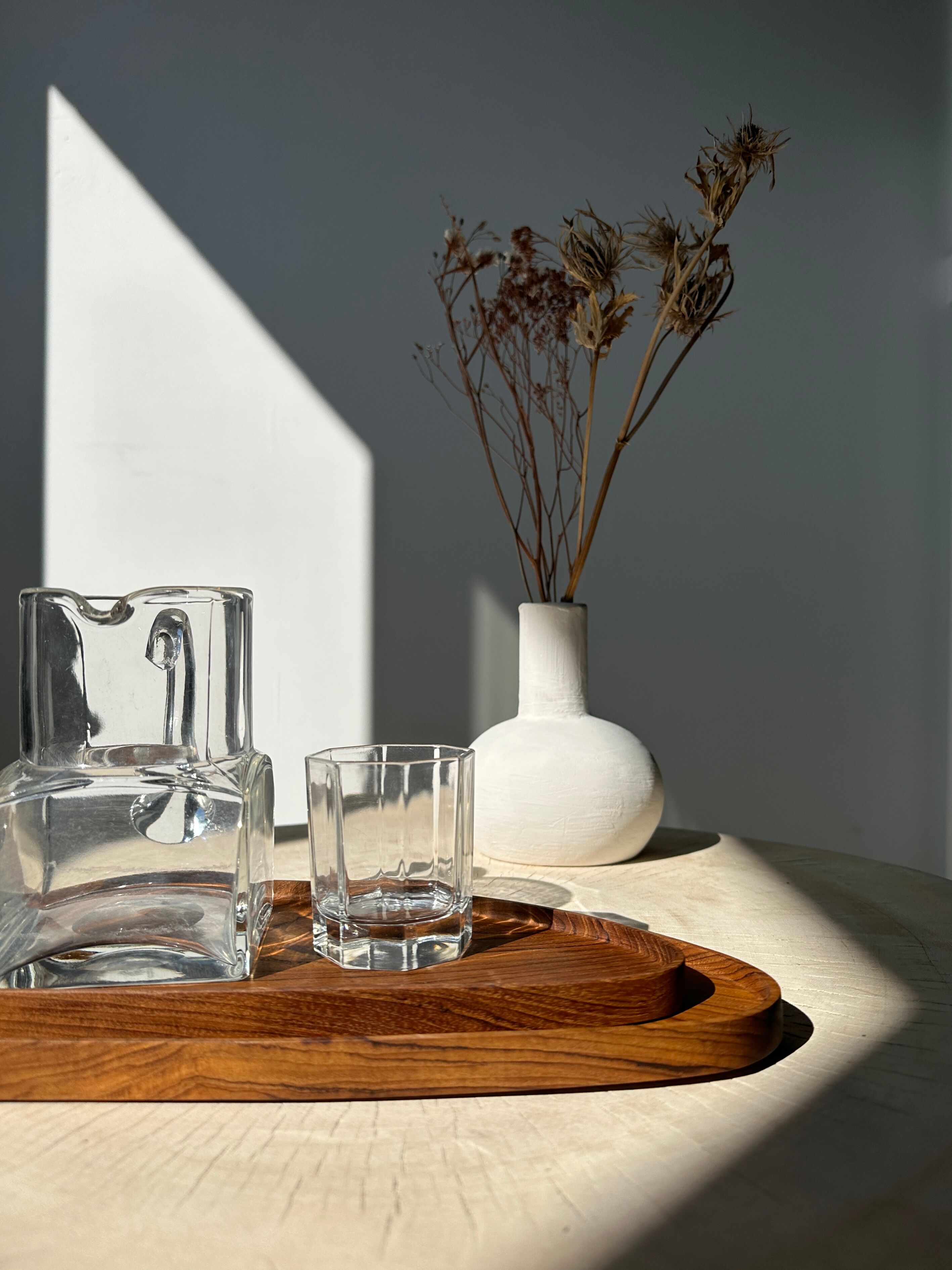 Trio de plateaux ou coupelles de forme triangulaire arrondi en teck monoxyle