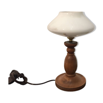 Table lamp in turned wood