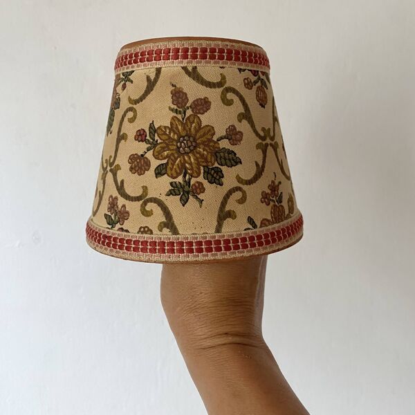 Lot d'abat jours anciens fleuris à clipser