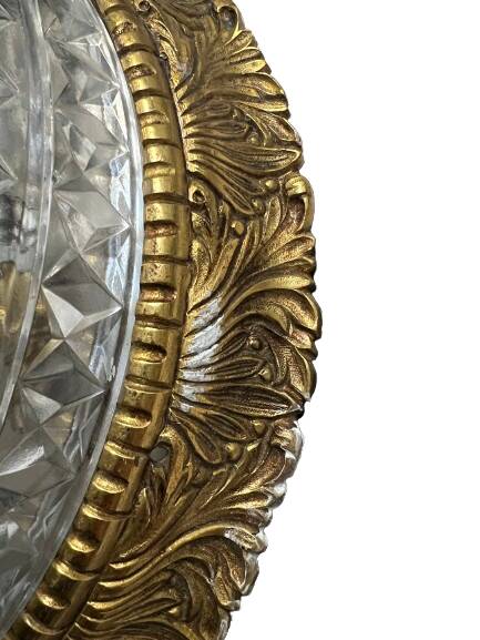 Ceiling light in glass and gold metal