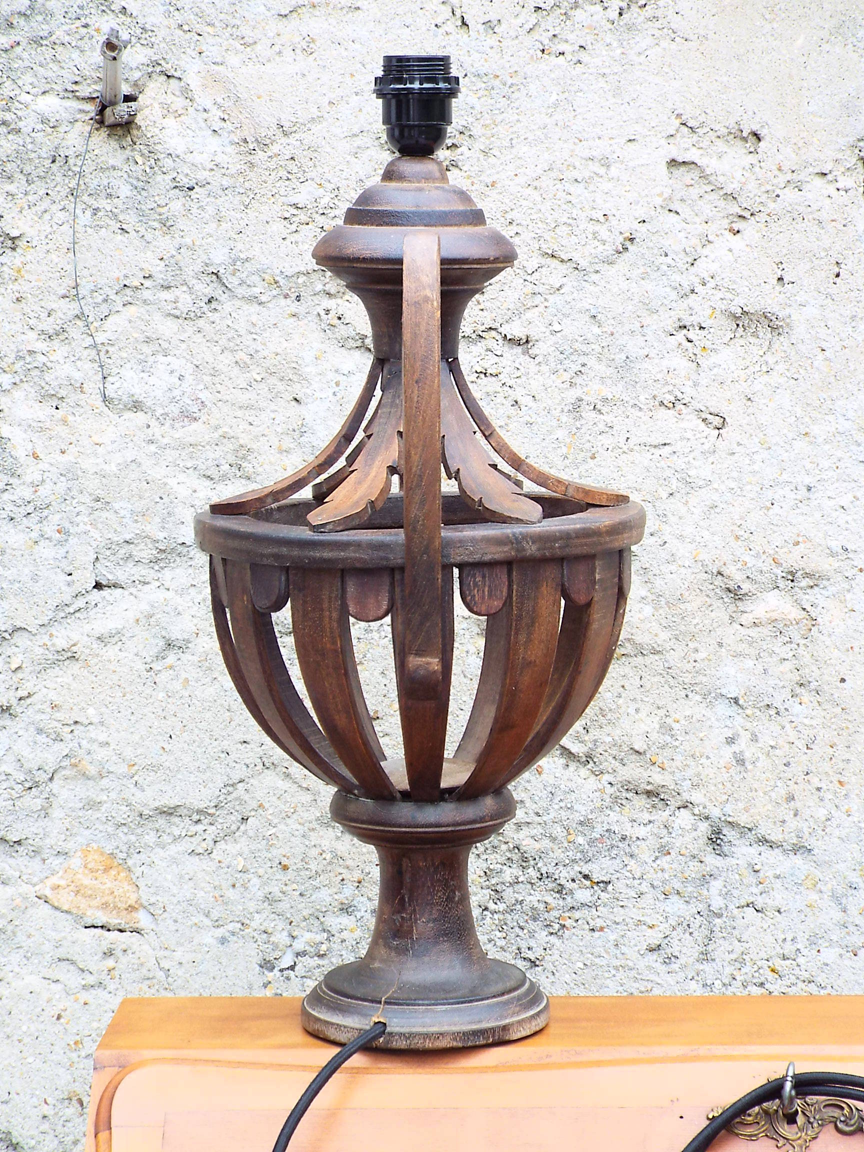 Wooden lamp stand H56