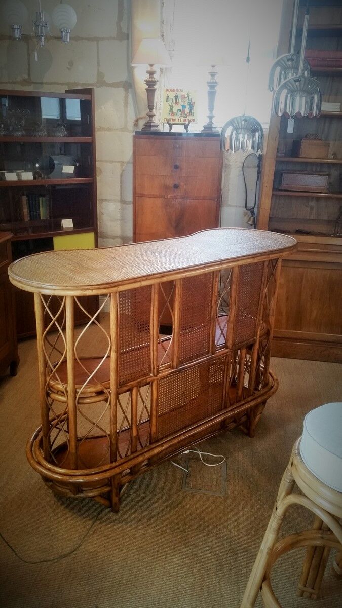 Rattan bar