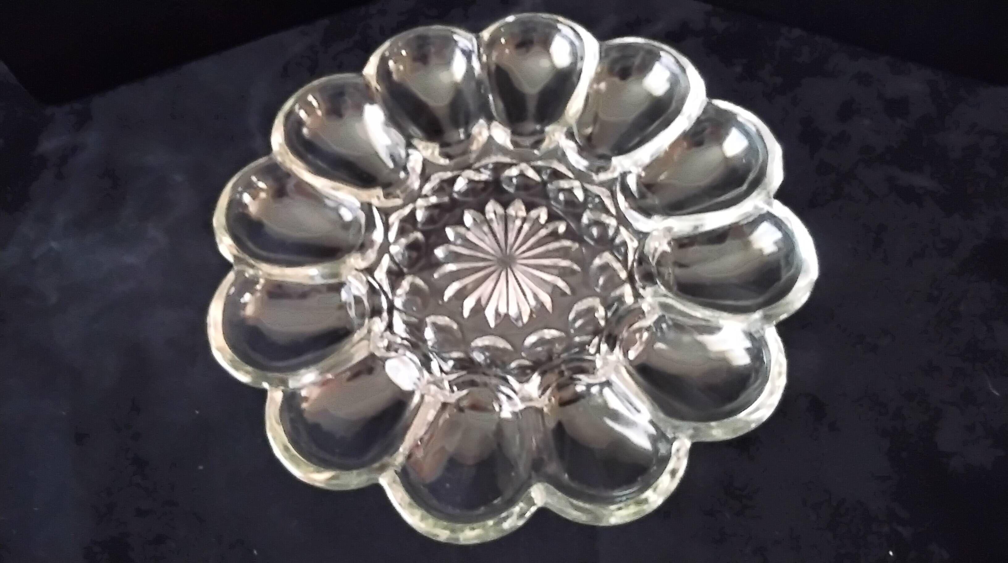Plat de service à œufs en verre vintage