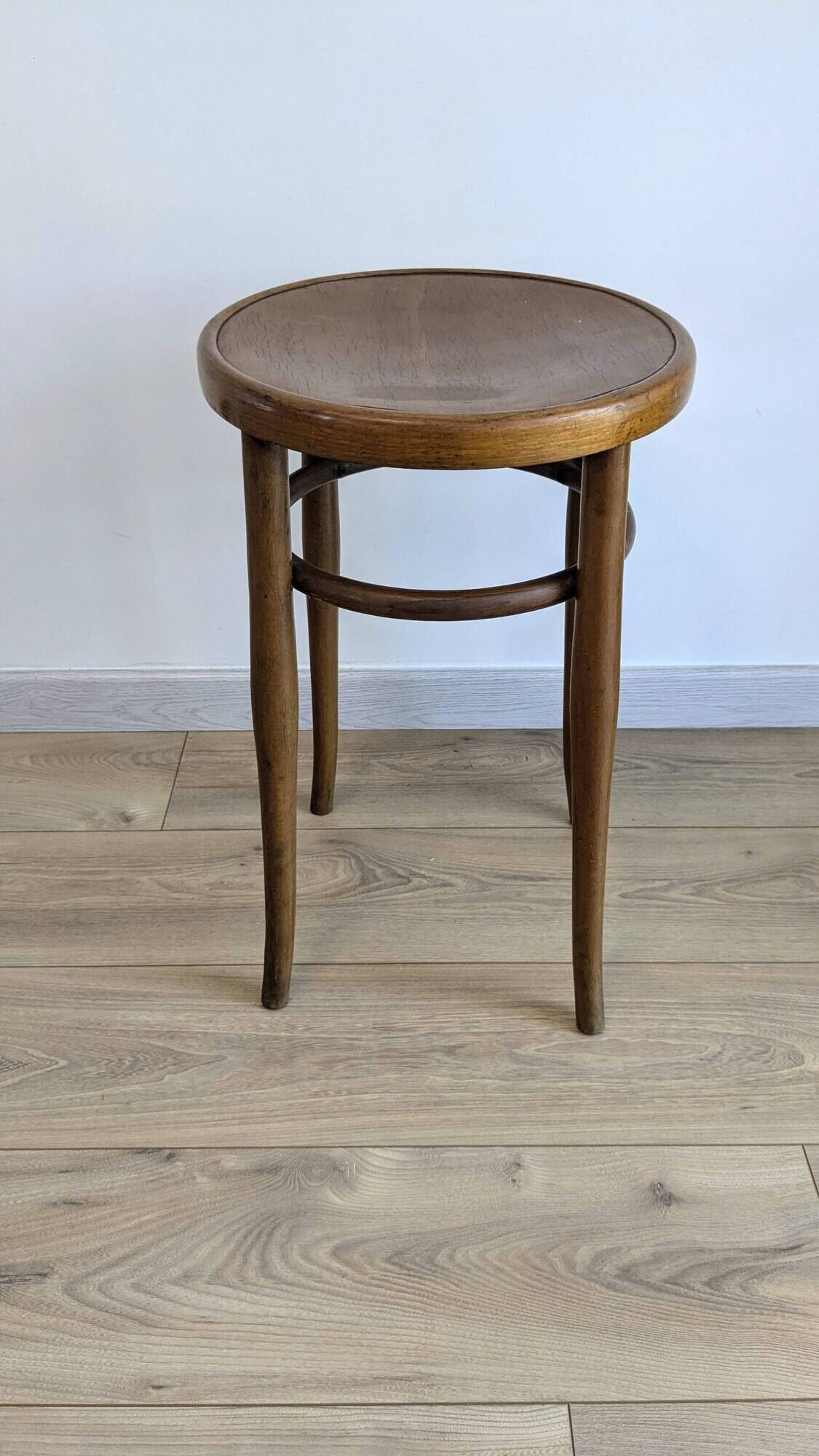 Antique stool J. & J. Kohn in bent wood – Austria – early 20th century
