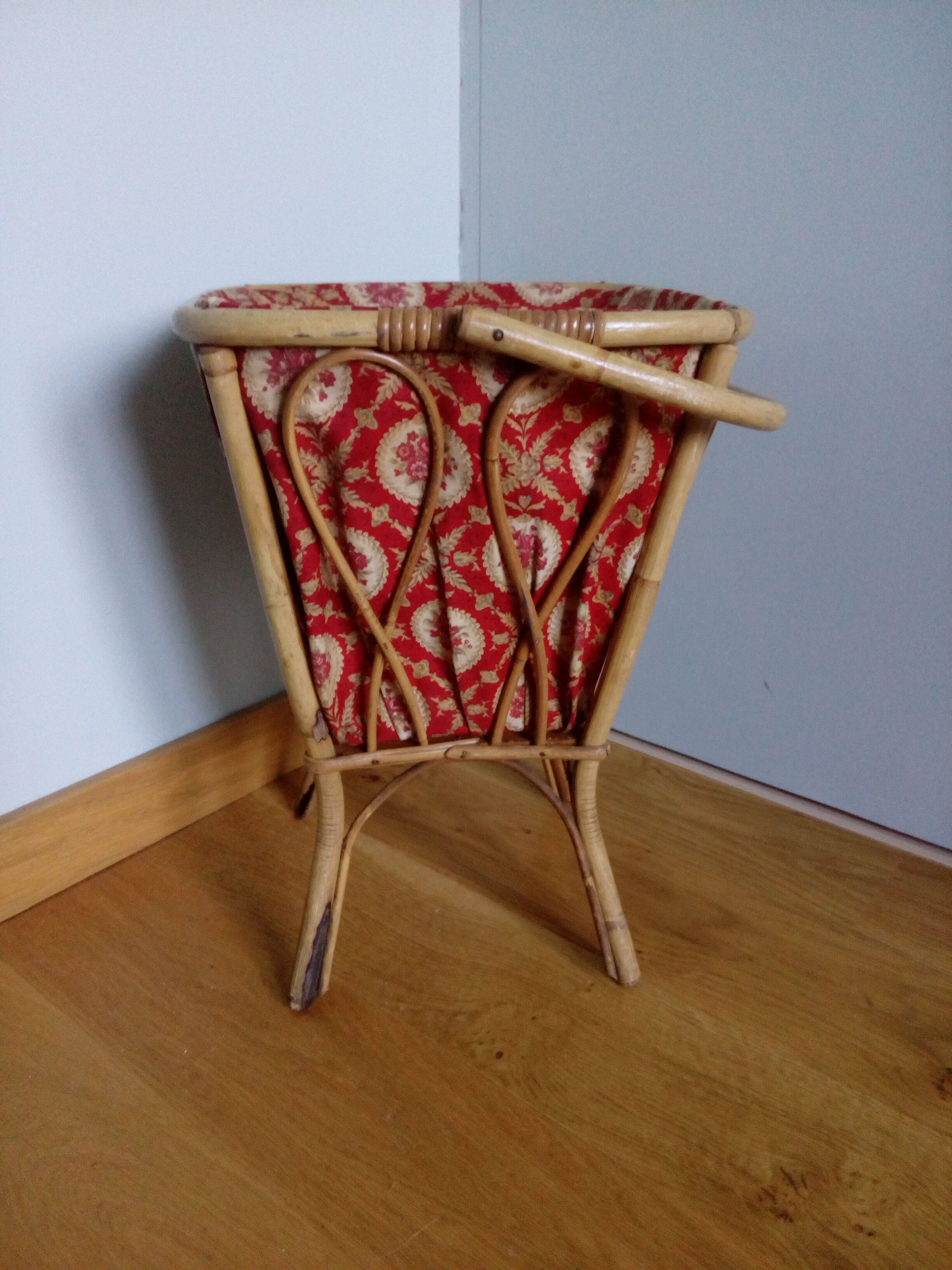 Square-shaped 1960s wicker knitting cart worker