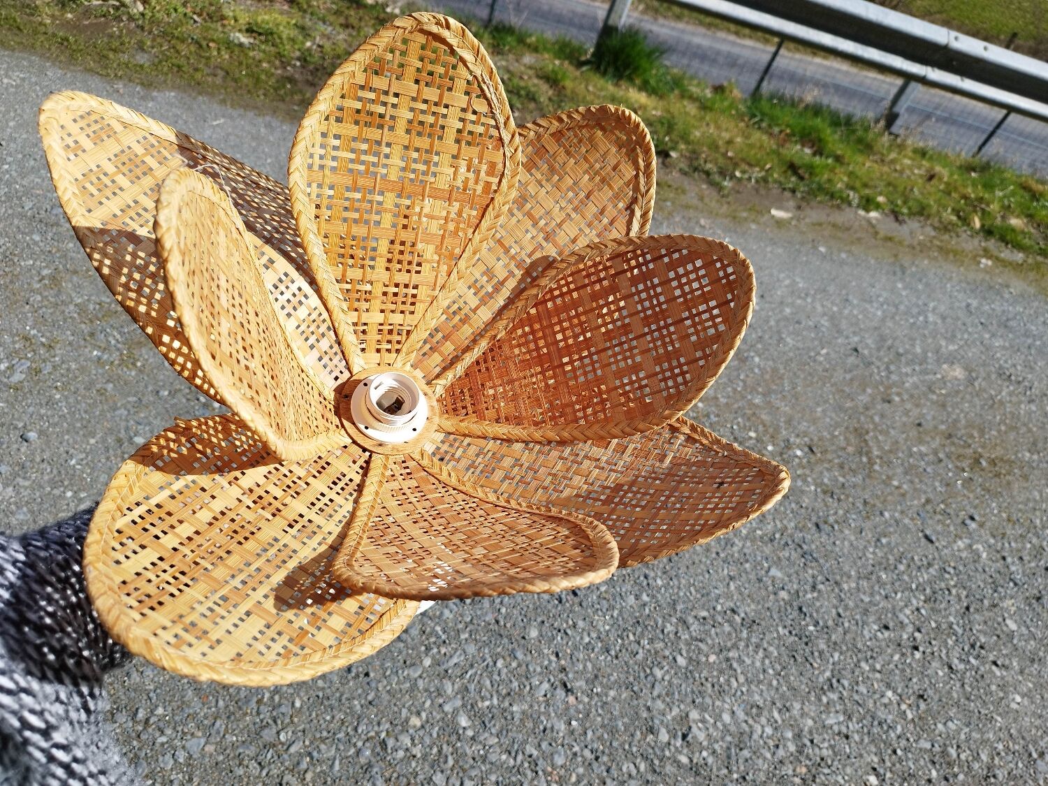 Suspension lampshade rattan straw flower