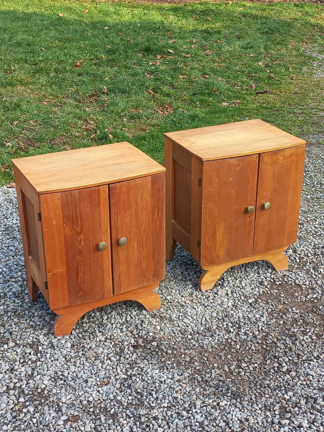 Pair of vintage bedside tables in blond and gilded oak from the 50s