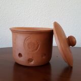 Terracotta pot