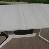 White oval Baumann table