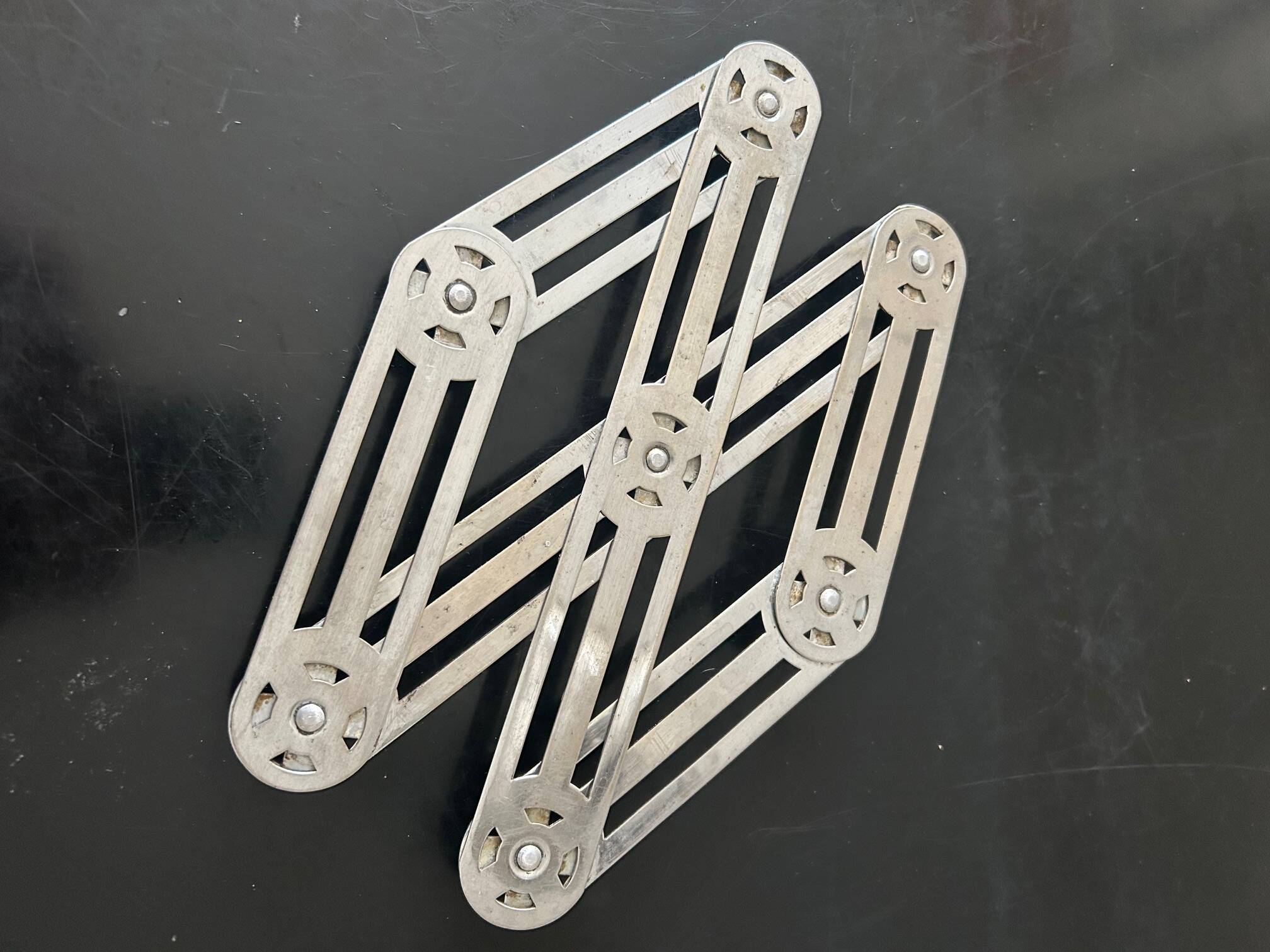 1950s metal trivet