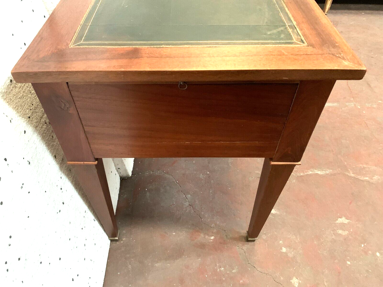 Louis XVI style desk in mahogany XIX century