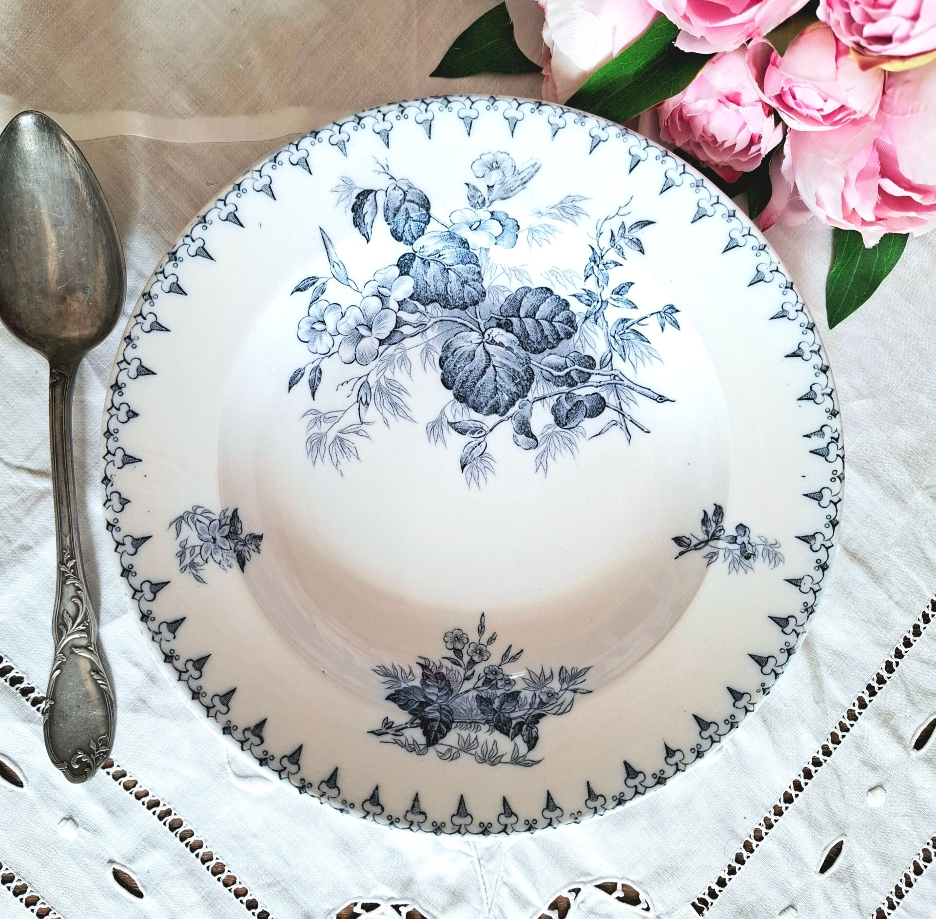 Antique deep plates in ironstone from Sarreguemines.
