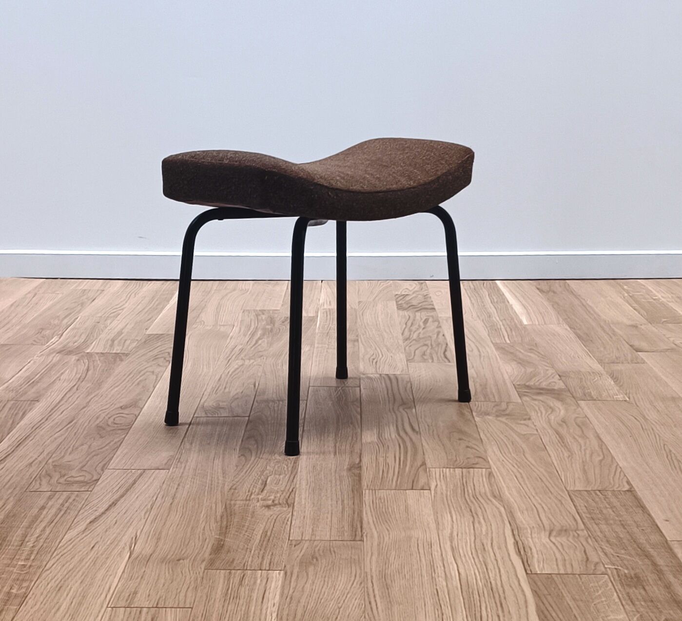 Ottoman stool CM190, by Pierre Paulin for Thonet