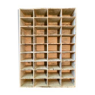 Workshop furniture with 36 lockers
