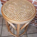 2 bar stools