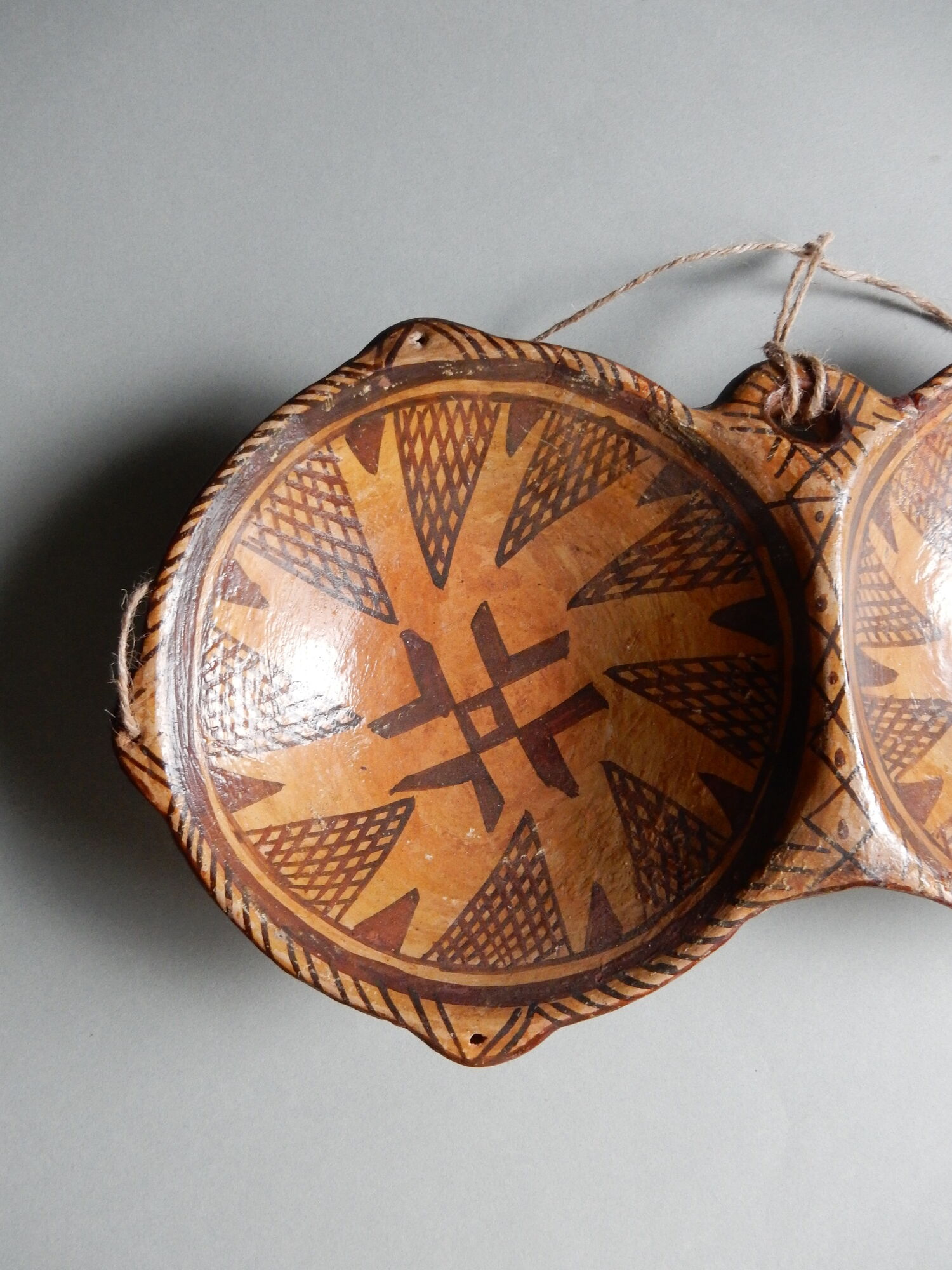 Berber dish ideqqi, artisanal pottery of Kabylia in terracotta