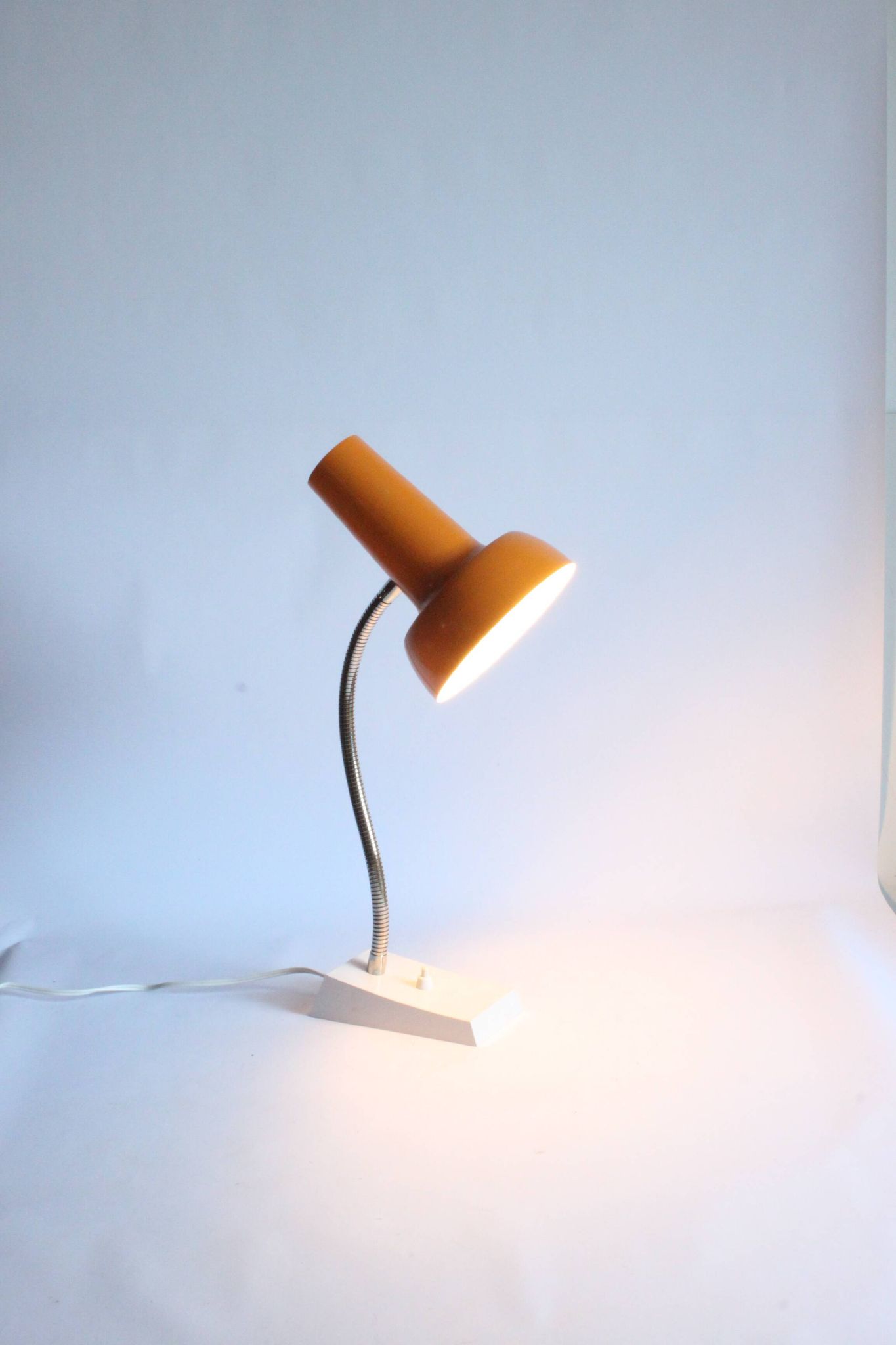 Lampe de bureau en métal orange par Sis Leuchten, Allemagne 1960
