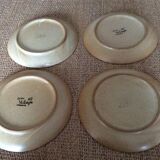 4 stoneware plates