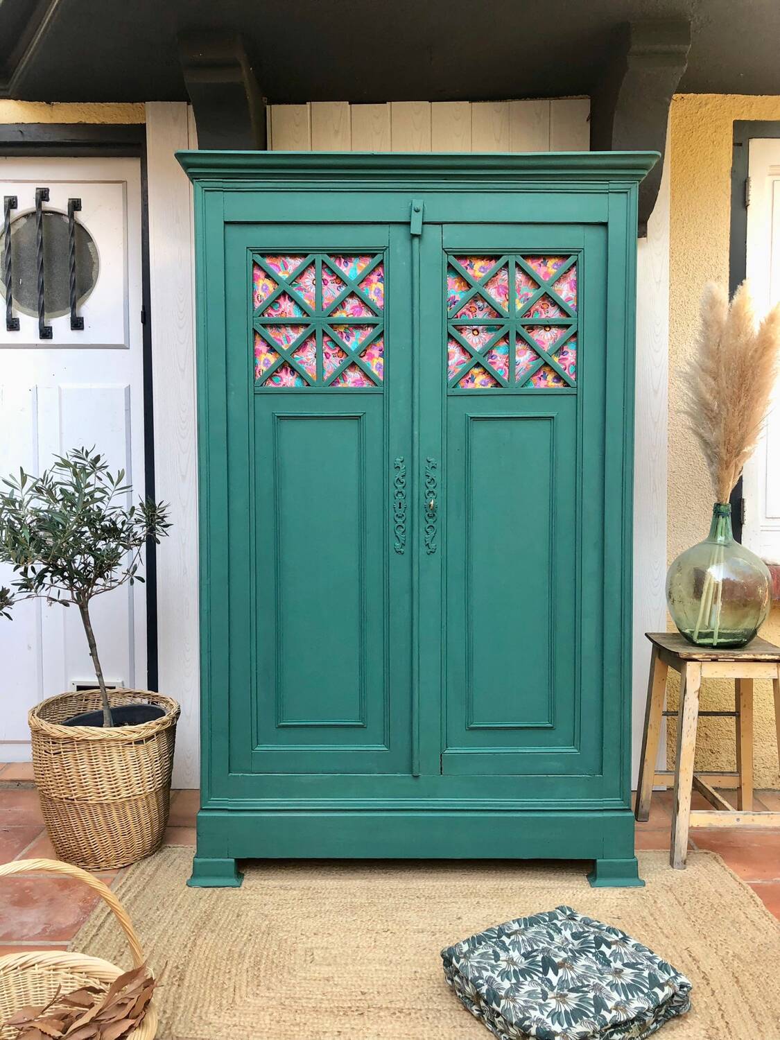 Armoire parisienne restaurée