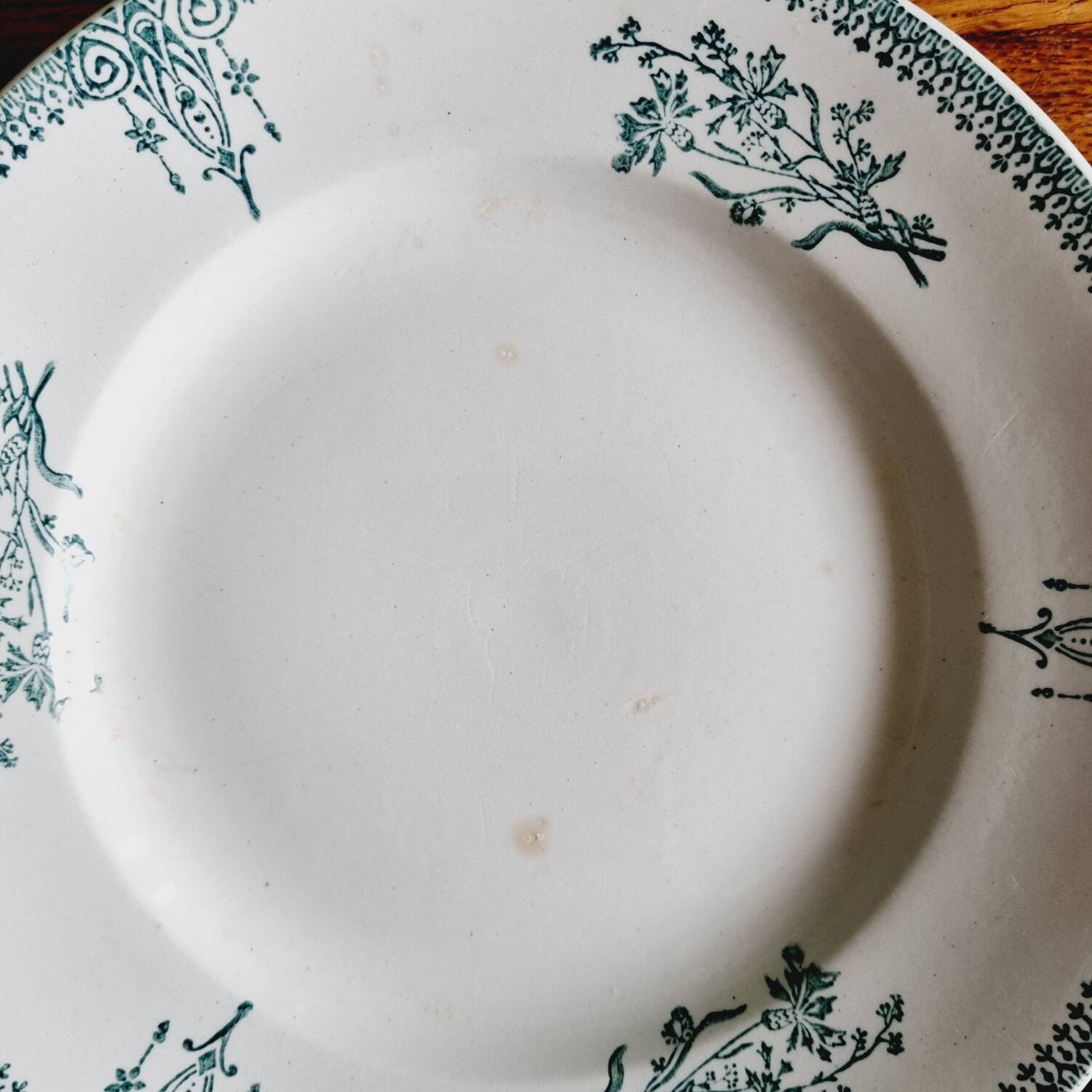 Set of 12 flat plates with slight defects Saint Amand 1932