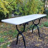 Bistro table in marble and cast iron