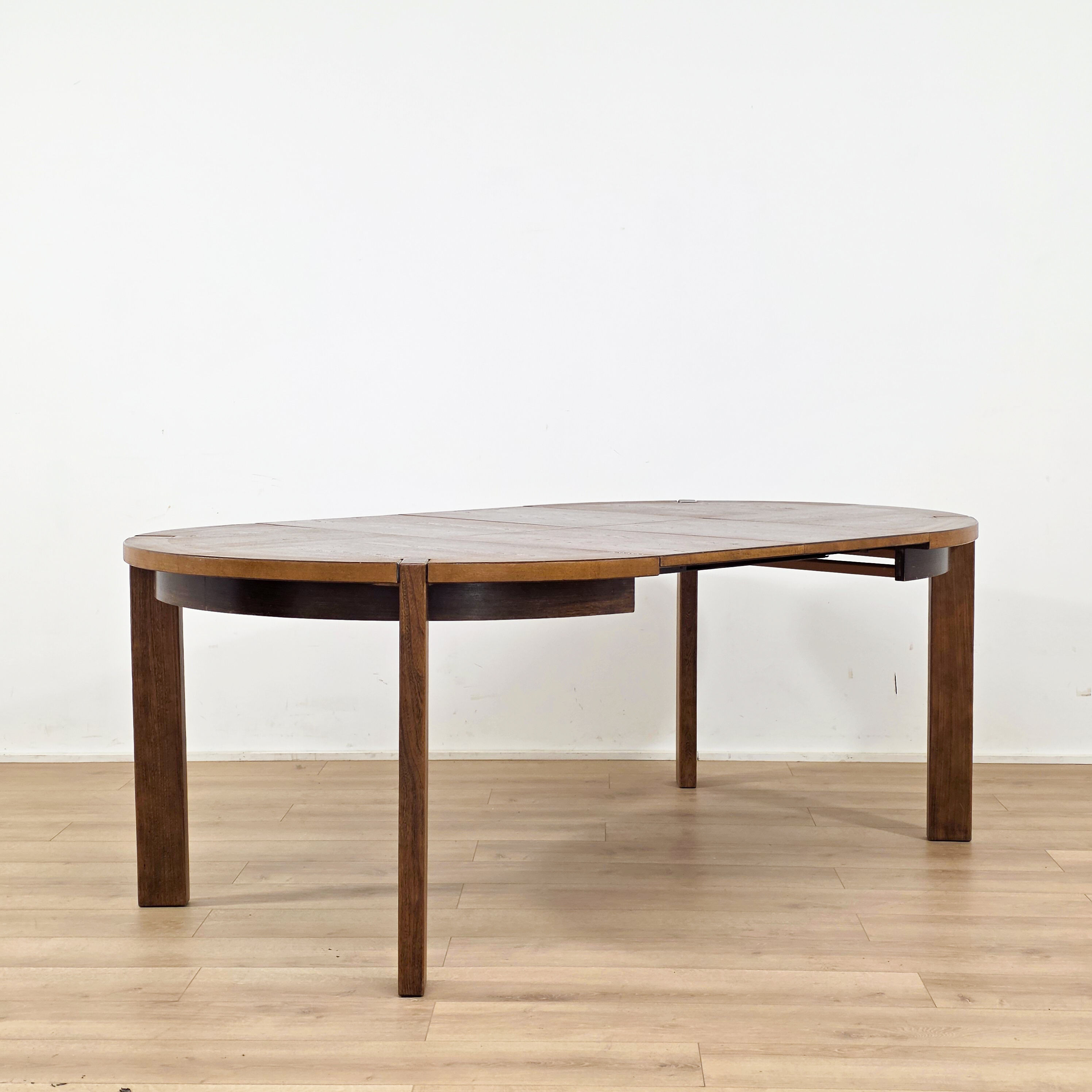 Extendable solid wood round table – 1970s modernist design