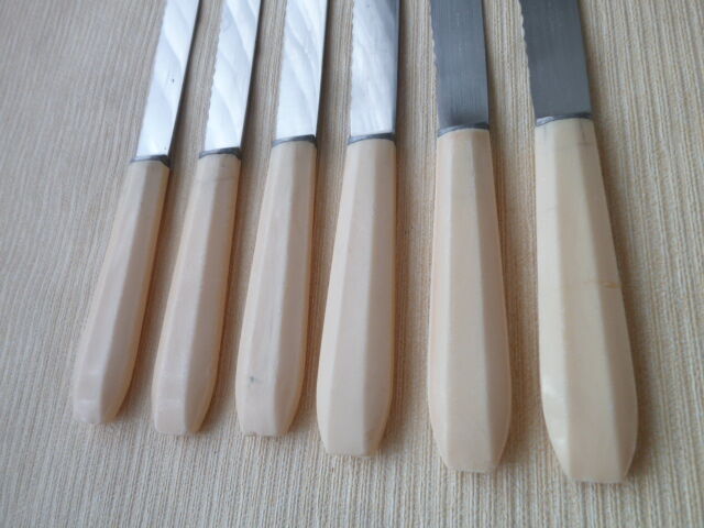 Set of 6 Pradel table knives stainless steel serrated blades, bakelite handles
