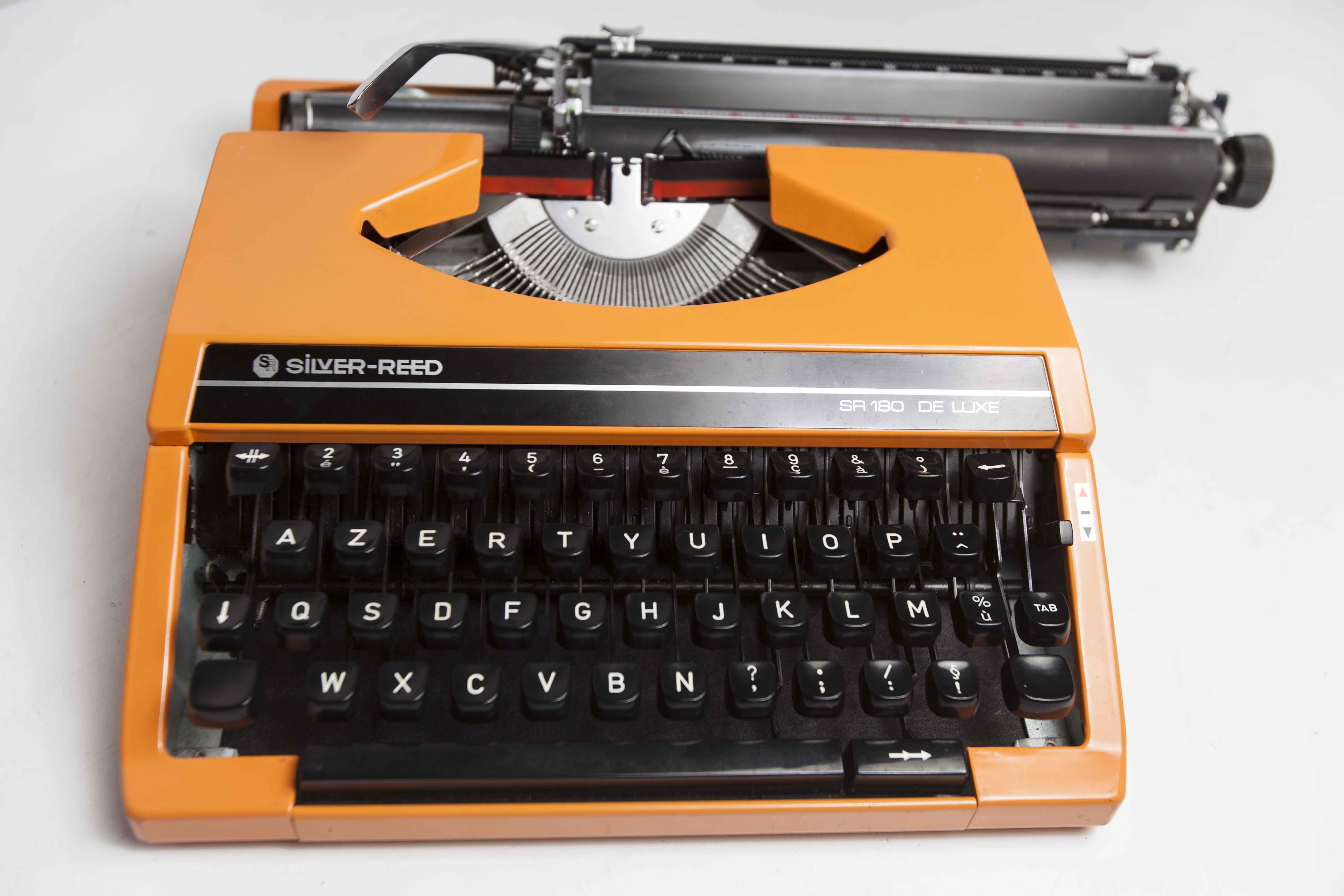 Silver Reed Sr 180 revised Luxury Typewriter and New Ribbon