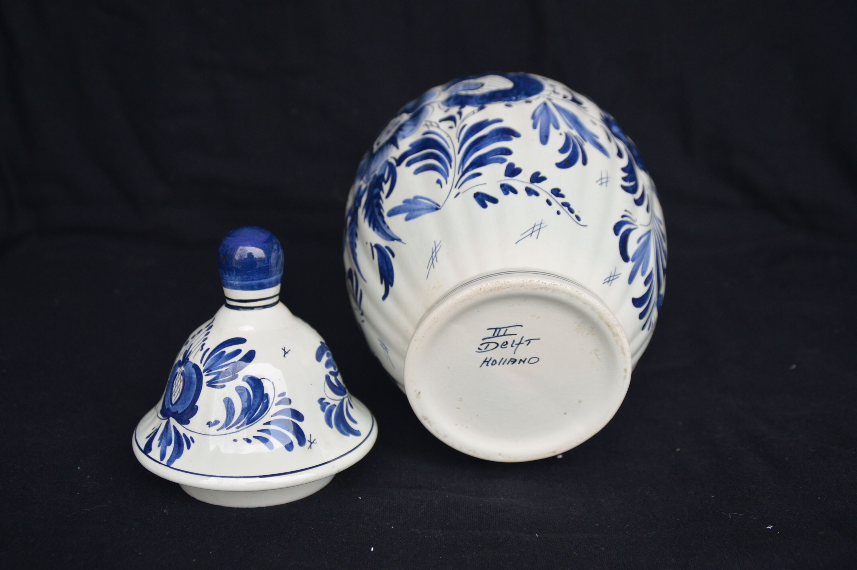 Large vase/potiche Delft