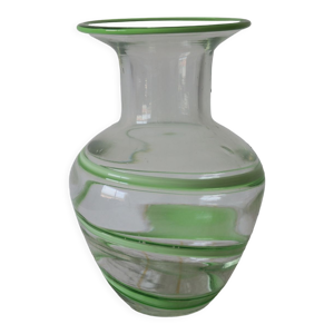 Vase en verre soufflé à motif