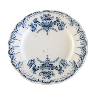 Flat white plate in earthenware with blue decoration stamped St Amand and Hamage